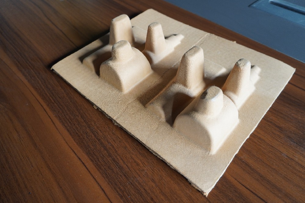 淺橙色濕壓紙托